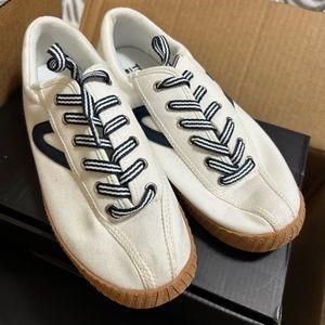 New treetorns size 7 1/2